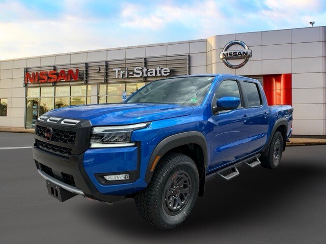 2025 Nissan Frontier PRO-4X photo 2