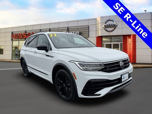 2022 Volkswagen Tiguan SE R-LINE BLACK's photo