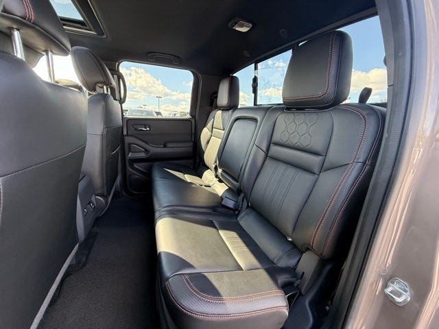 2023 Nissan Frontier PRO-4X photo 15