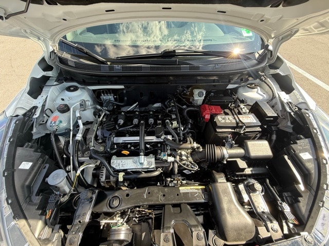 2023 Nissan Kicks SR photo 11