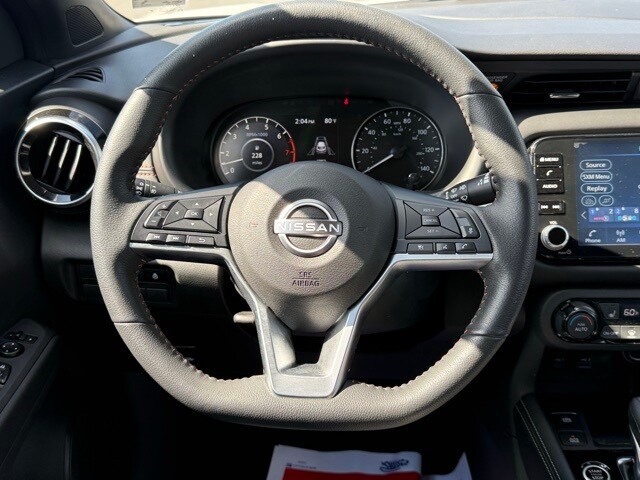 2023 Nissan Kicks SR photo 22