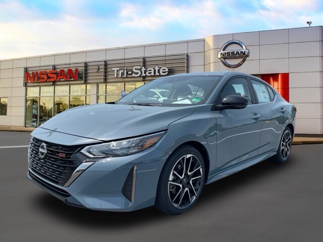 2025 Nissan Sentra SR photo 2
