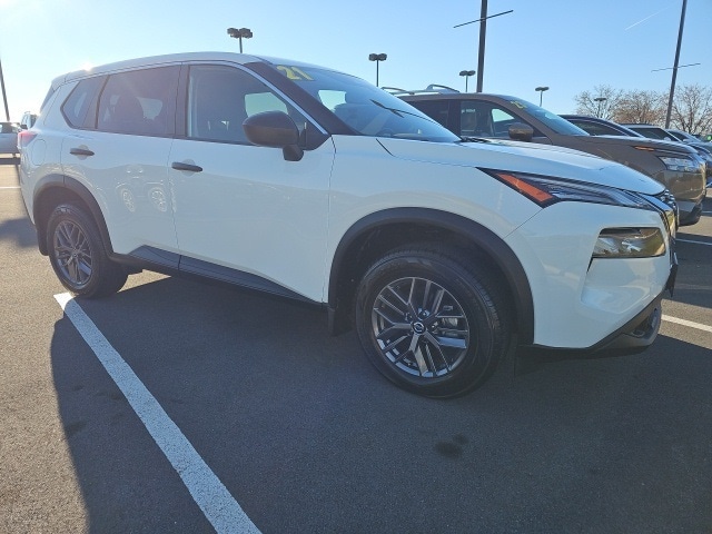 2021 Nissan Rogue S photo 2