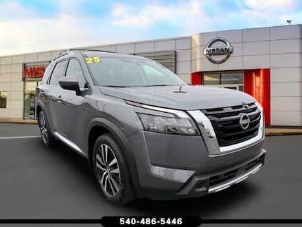 2025 Nissan Pathfinder Platinum SUV