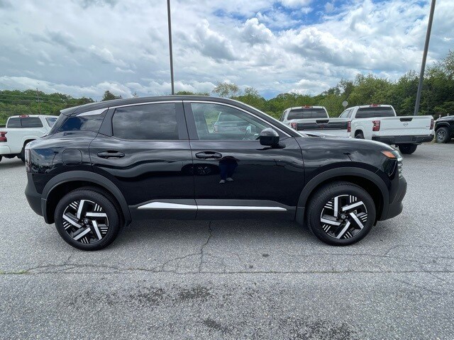 2025 Nissan Kicks SV photo 4