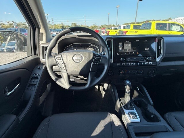 2026 Nissan Frontier SV photo 17
