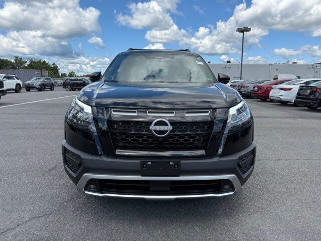 2025 Nissan Pathfinder Rock Creek photo 2