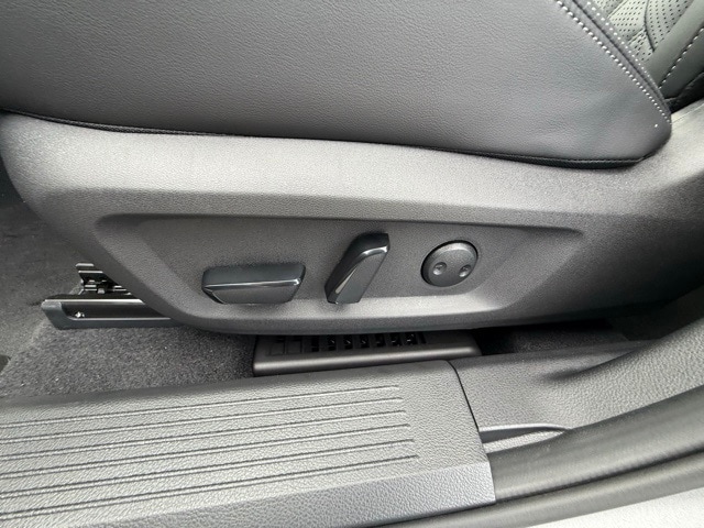 2026 Nissan Rogue Platinum photo 12