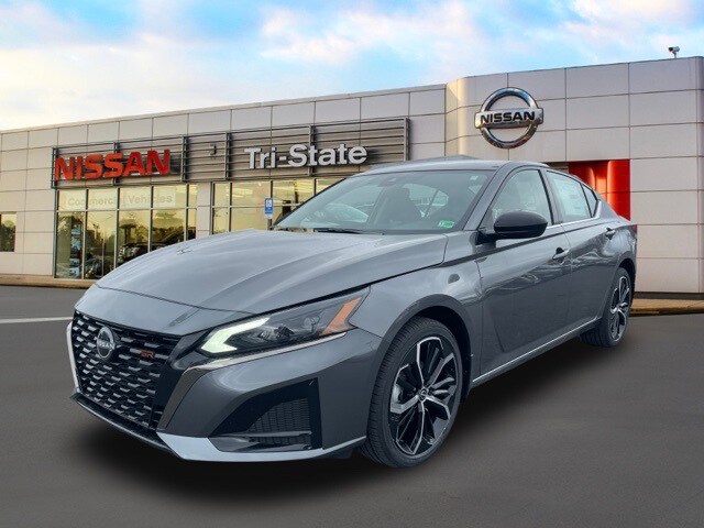2025 Nissan Altima SR photo 2