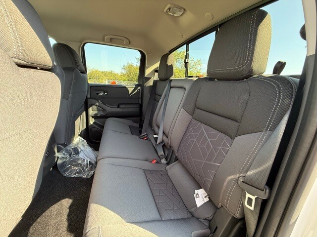 2026 Nissan Frontier SV photo 13
