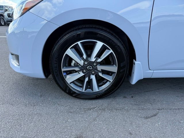 2024 Nissan Versa 1.6 SV photo 9