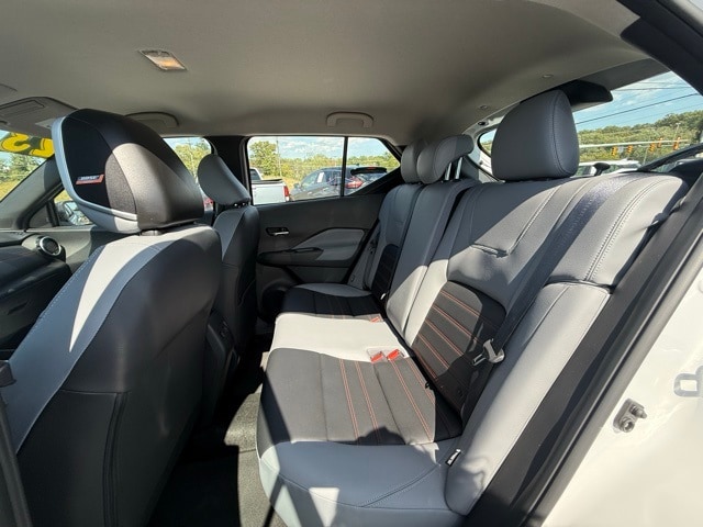 2023 Nissan Kicks SR photo 15