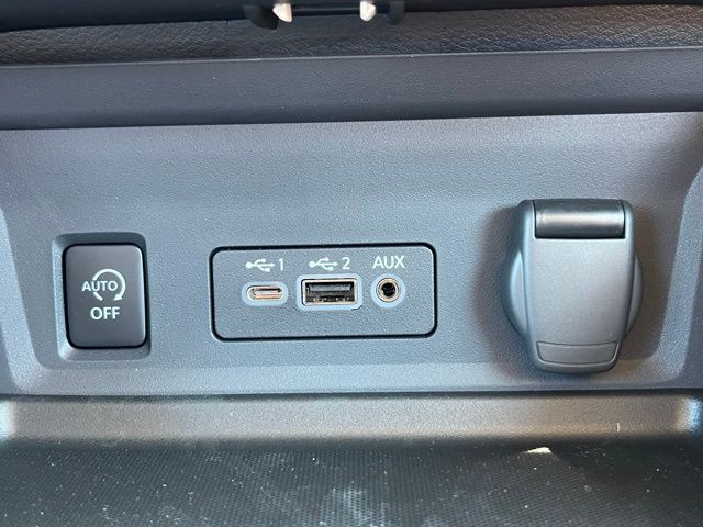 2025 Nissan Sentra SV - Photo 30