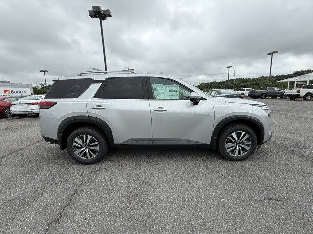 2025 Nissan Pathfinder SL photo 4