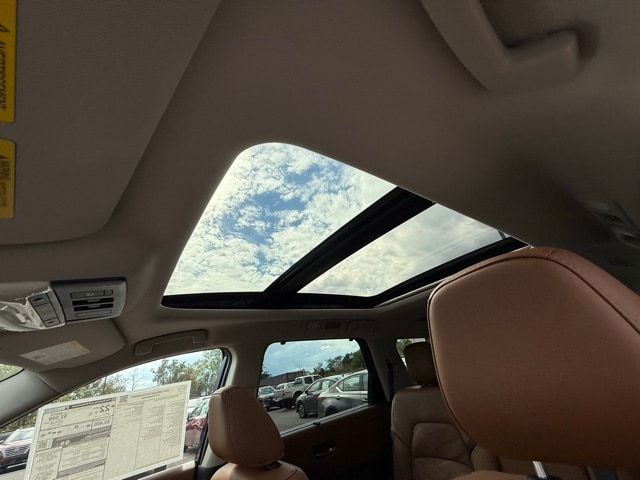 2025 Nissan Pathfinder Platinum photo 14