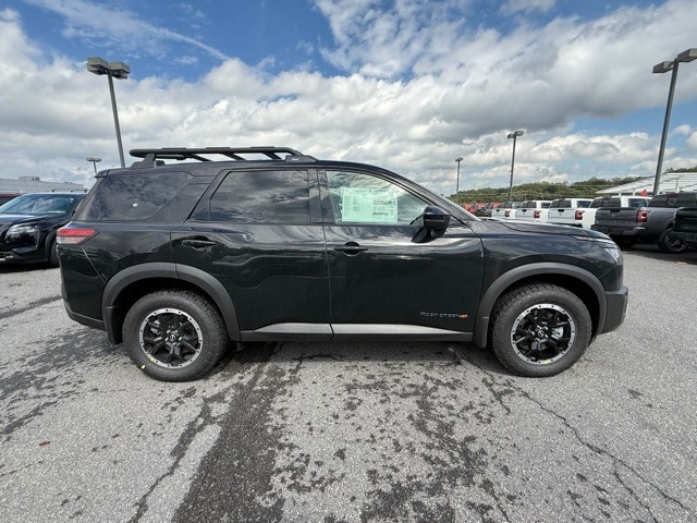 2025 Nissan Pathfinder Rock Creek photo 3