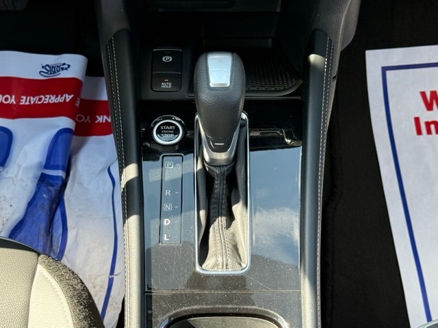 2023 Nissan Kicks SR photo 28