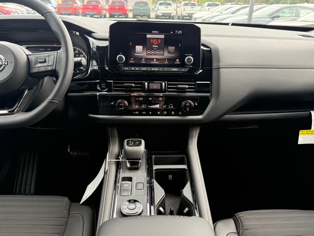 2025 Nissan Pathfinder Rock Creek photo 25
