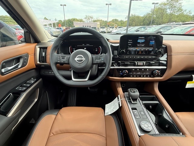 2025 Nissan Pathfinder Platinum photo 22