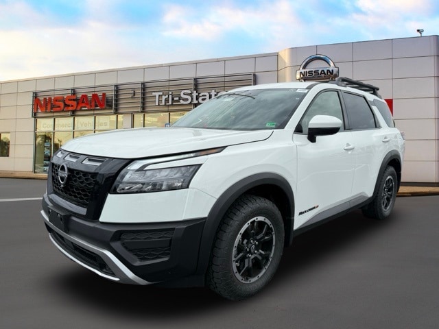 2025 Nissan Pathfinder Rock Creek photo 2