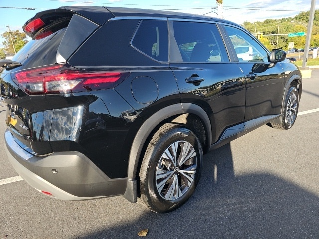 2023 Nissan Rogue SV photo 2