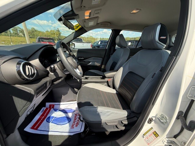 2023 Nissan Kicks SR photo 14
