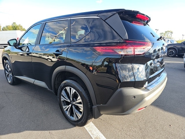 2023 Nissan Rogue SV photo 3