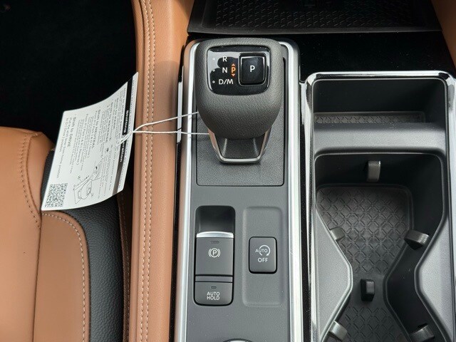 2025 Nissan Pathfinder Platinum photo 29