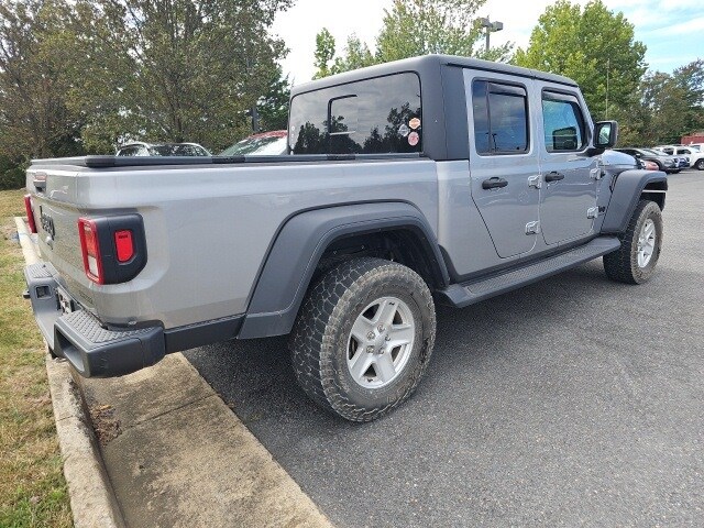 2020 Jeep Gladiator Sport photo 3