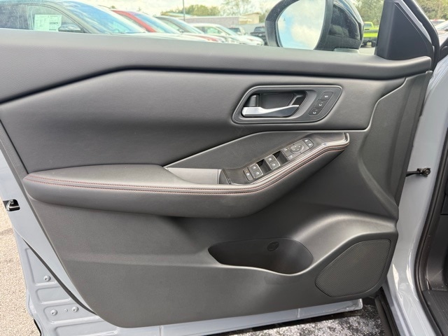 2026 Nissan Rogue SV photo 9