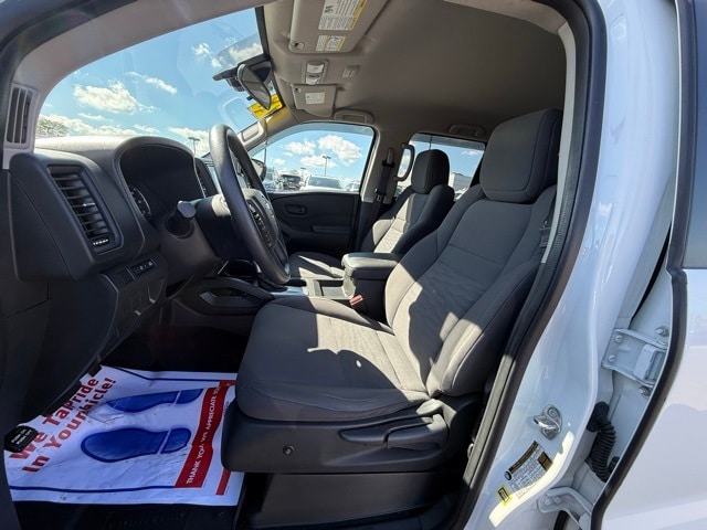 2023 Nissan Frontier S photo 12
