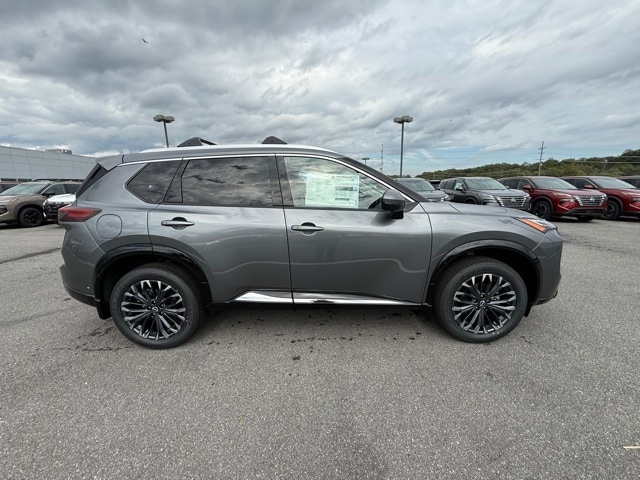 2026 Nissan Rogue Platinum photo 4