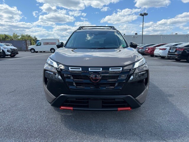 2026 Nissan Rogue SV photo 2