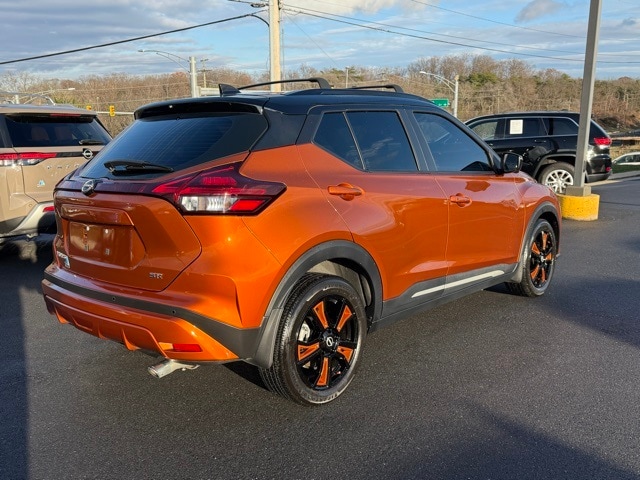 2023 Nissan Kicks SR photo 3
