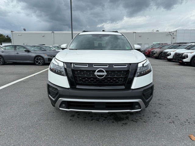 2025 Nissan Pathfinder Rock Creek photo 3