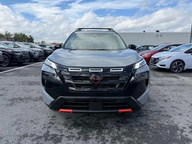2026 Nissan Rogue SV photo 2