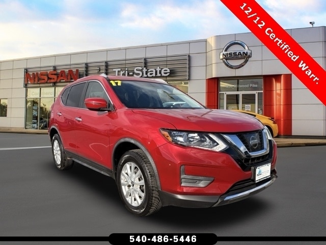 2017 Nissan Rogue SV's photo