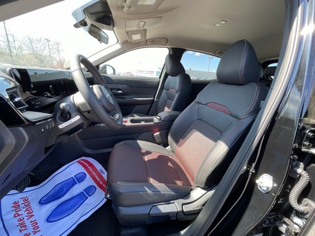 2025 Nissan Kicks SR - Photo 13