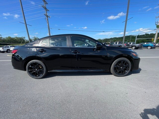 2025 Nissan Sentra SR Midnight Edition photo 4