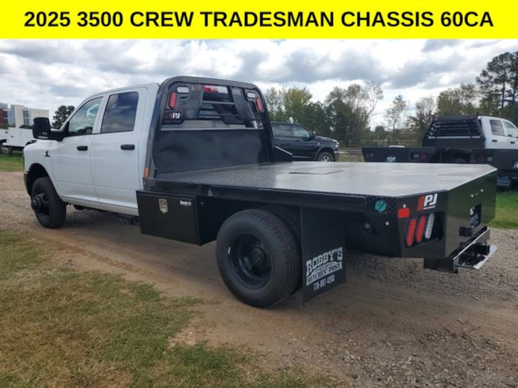New 2025 Ram 3500 Chassis Cab 3500 TRADESMAN CREW CAB CHASSIS 4X4 60' CA Pickup