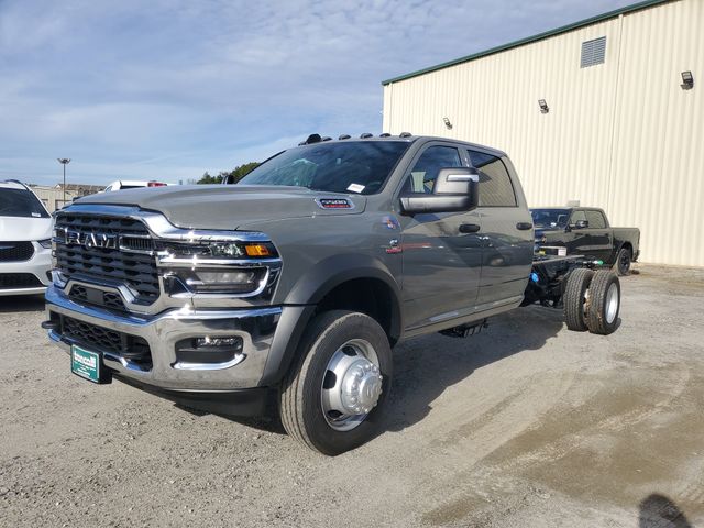 2026 Ram 5500 Tradesman photo 2