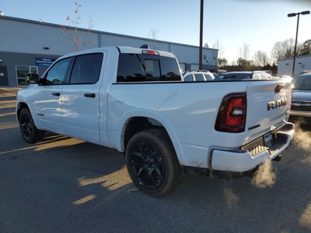 New 2026 Ram 1500 LARAMIE CREW CAB 4X4 5'7 BOX Pickup