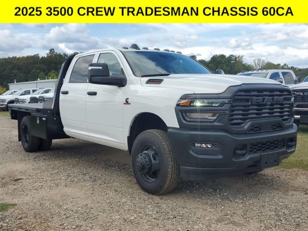 New 2025 Ram 3500 Chassis Cab 3500 TRADESMAN CREW CAB CHASSIS 4X4 60' CA Pickup