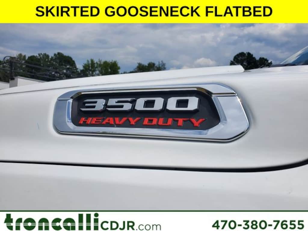 New 2025 Ram 3500 Chassis Cab 3500 TRADESMAN CREW CAB CHASSIS 4X4 60' CA Pickup