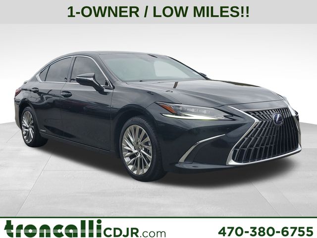 2022 Lexus ES Base's photo