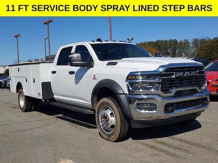 2026 Ram 5500 Chassis Cab TRADESMAN  CREW  4X4 84' CA Pickup