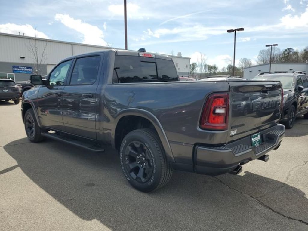 New 2026 Ram 1500 BIG HORN CREW CAB 4X4 5'7 BOX Pickup