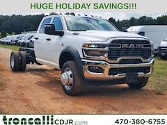 2026 Ram 5500 Chassis Cab TRADESMAN  CREW  4X4 84' CA Pickup