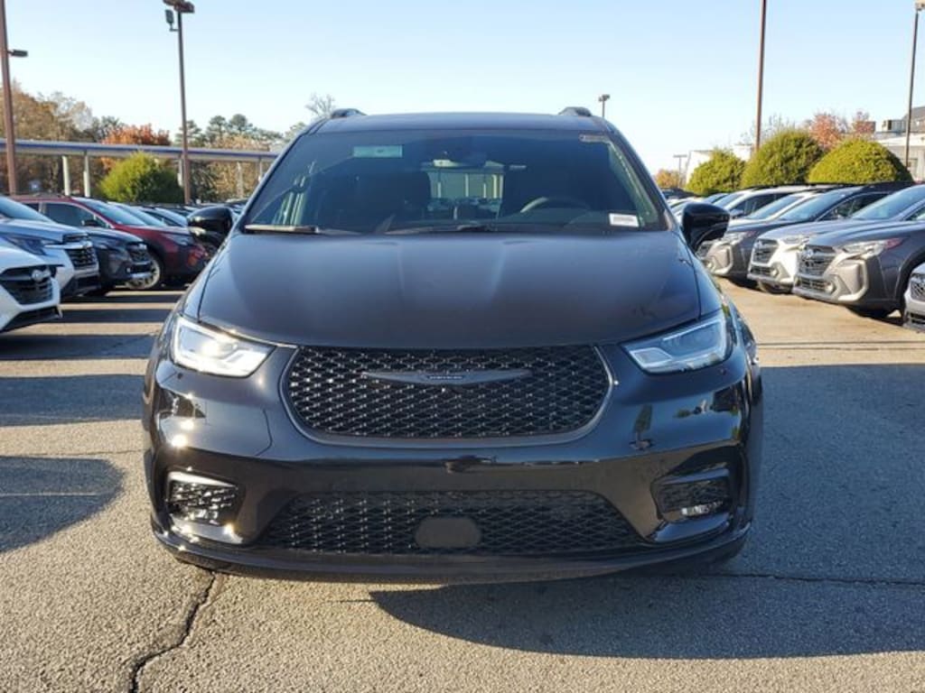 New 2026 Chrysler Pacifica LIMITED Passenger Van