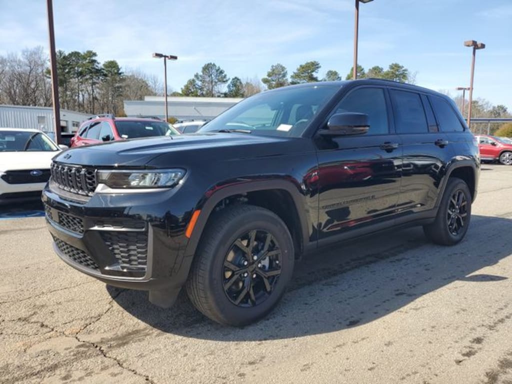 New 2026 Jeep Grand Cherokee LAREDO ALTITUDE 4X4 Sport Utility